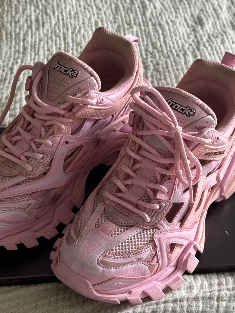 Balenciaga tennis shoes - Picture 1 of 8
